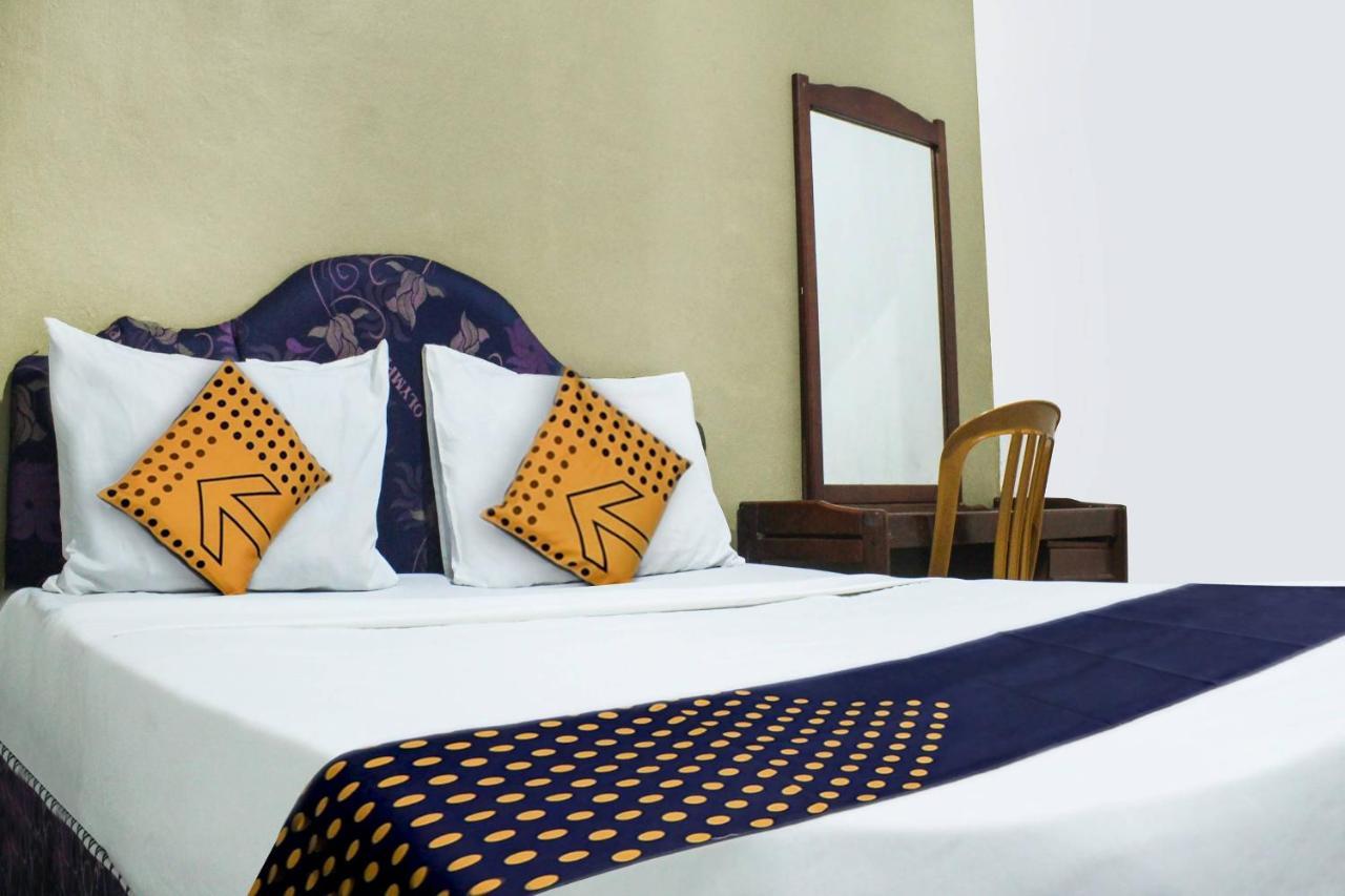 Spot On 91212 Hotel Kelimutu Kupang (East Nusa Tenggara) Exterior foto