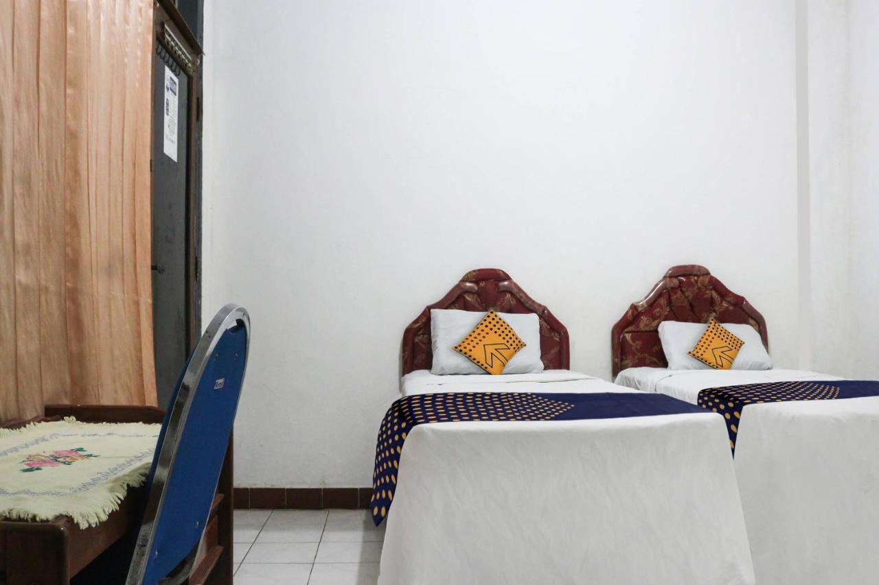 Spot On 91212 Hotel Kelimutu Kupang (East Nusa Tenggara) Exterior foto